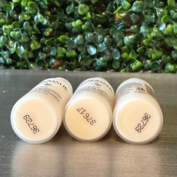 Caudalie Vinoperfect Radiance Serum - Dark spots  Brighter - Picture 3 of 3